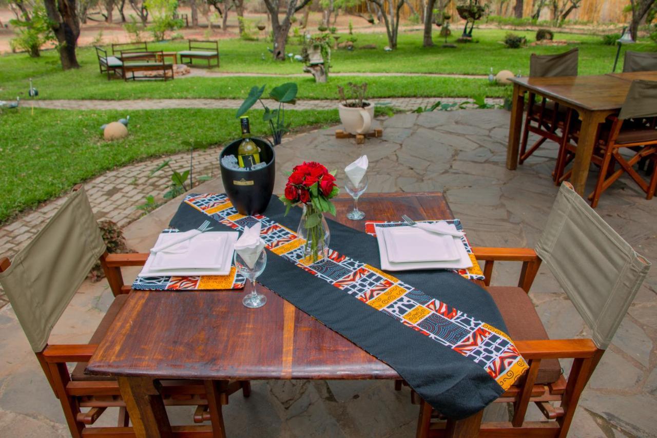 Pioneer Camp Villa Lusaka Buitenkant foto